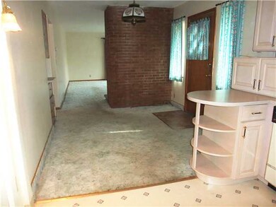 939 Chestershire Rd, Columbus, OH 43204 - photo 3