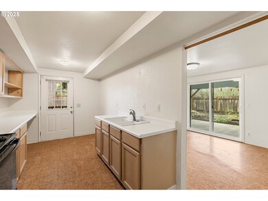 110 Hoyt Ave, Eugene, OR 97404 - photo 7