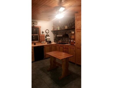 8 Kings Hwy, West Wareham, MA 02576 - photo 2