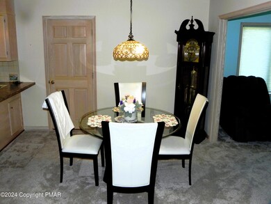 221 E Windsor Rd, Saylorsburg, PA 18353 - photo 6