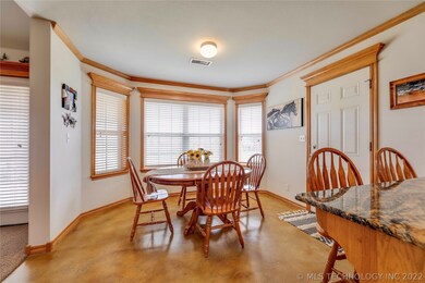 9412 Creager Rd, Mounds, OK 74047 - photo 7