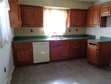 Eat-in Kitchen