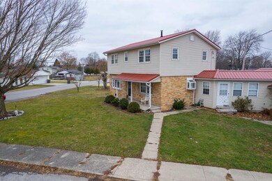 902 Poplar St, Tipton, IN 46072 - photo 3