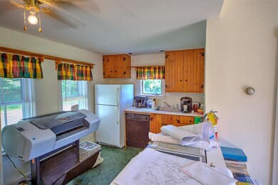 8836 Pomfret Rd, Pomfret, VT 05084 - photo 6