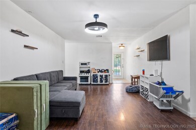 683 E Glenpool Blvd, Glenpool, OK 74033 - photo 4