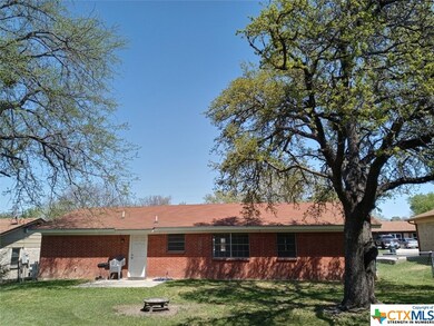 932 Willowbrook St, Copperas Cove, TX 76522 - photo 2