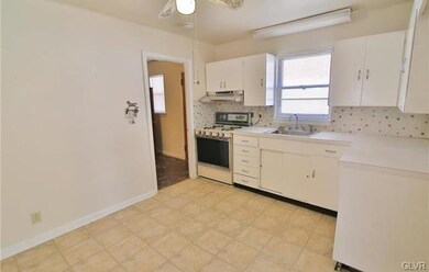 1012 N 17th St, Allentown, PA 18104 - photo 4
