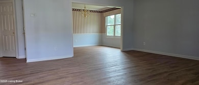 13606 Saddlecreek Dr, Louisville, KY 40245 - photo 4