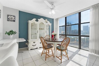 1000 Parkview Dr unit 518, Hallandale Beach, FL 33009 - photo 3