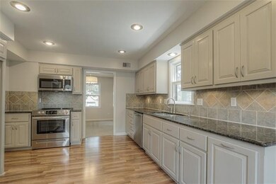 6524 Westgate Cir, Shawnee, KS 66216 - photo 5