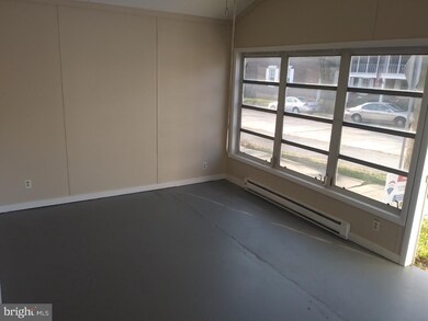 107 Broad St, Saint Georges, DE 19733 - photo 2