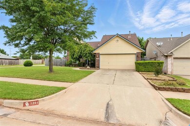 1201 NE 26th St, Moore, OK 73160 - photo 3