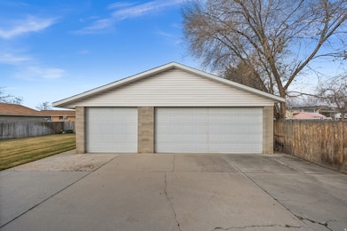 861 E 10515 S, Sandy, UT 84094 - photo 2