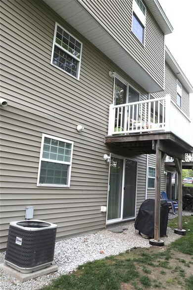 51B Windham Rd, Hudson, NH 03051 - photo 4