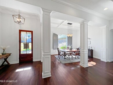 Foyer/Dining