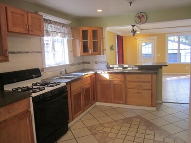 1023 W New York St, Aurora, IL 60506 - photo 4