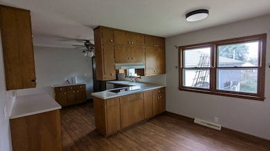 709 Elm St, Mapleton, IA 51034 - photo 4