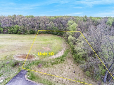 4600 Nantucket Dr unit 10, Jackson, MI 49203 - photo 2