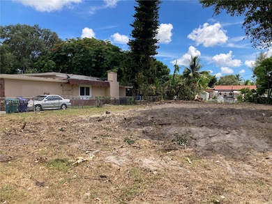 13xx NE 149th St, Biscayne Park, FL 33161 - photo 2