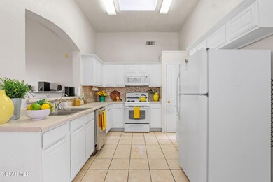 216 Lago Grande Dr, Horizon City, TX 79928 - photo 6