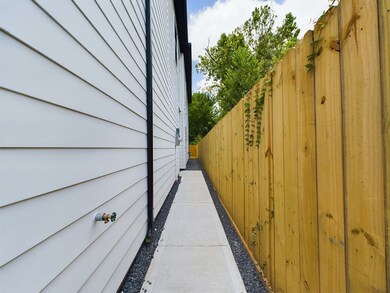 6628 England St, Houston, TX 77021 - photo 5