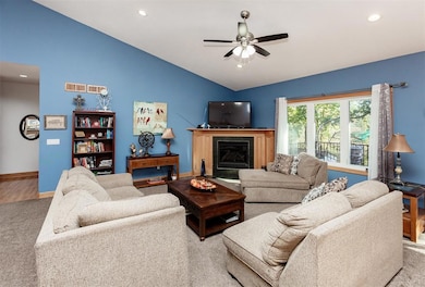 5113 SE 27th St, Des Moines, IA 50320 - photo 2