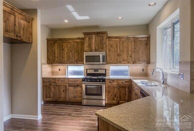 60363 SE Hedgewood Ln, Bend, OR 97702 - photo 4