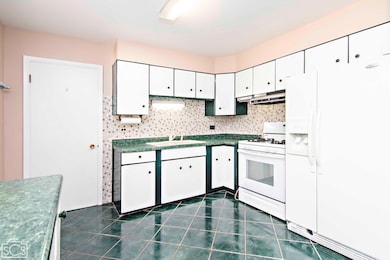 2301 Kirchoff Rd, Rolling Meadows, IL 60008 - photo 7