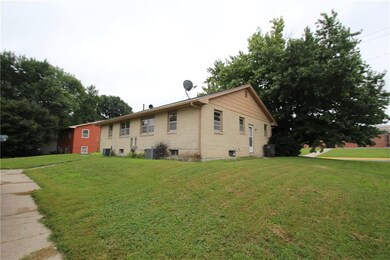 4721 Aurora Ave, Des Moines, IA 50310 - photo 4