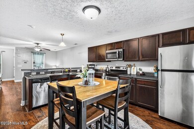 404 Falls Cove, Jacksonville, NC 28546 - photo 7