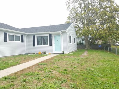 7 Bristol Rd unit A, Middletown, RI 02842 - photo 2
