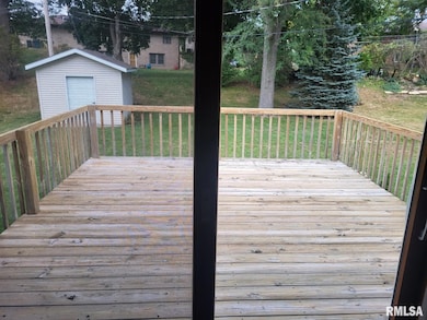 2236 W Columbia Ave, Davenport, IA 52804 - photo 6