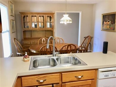 239 Meadow Oaks Dr, Statesville, NC 28625 - photo 4