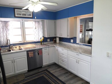 9209 49th Terrace N, St. Petersburg, FL 33708 - photo 6