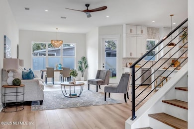 2110 4th St-5