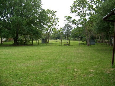 22419 Kickapoo Rd, Waller, TX 77484 - photo 7