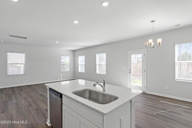 503 Bellefonte Ct, Richlands, NC 28574 - photo 7