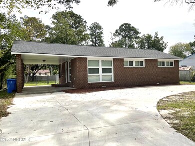 722 Henderson Dr, Jacksonville, NC 28540 - photo 2