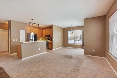 N17W26541 Meadowgrass Cir unit A, Pewaukee, WI 53072 - photo 3