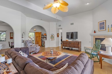 7-web-or-mls-13932 E Plaza Ocho Puntas-1