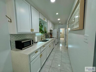 1021 S 18th St, McAllen, TX 78501 - photo 5