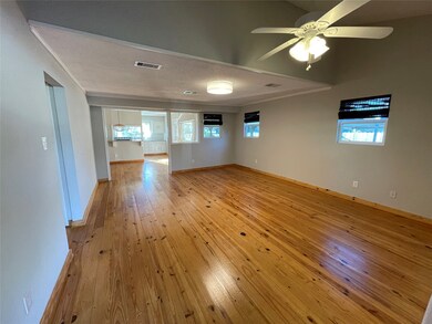 207 Mcphail St, Tomball, TX 77375 - photo 3