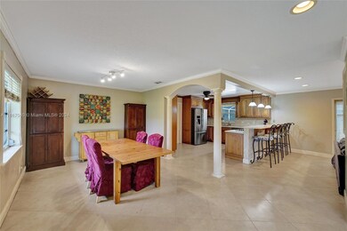 10925 SW 40th Ct, Davie, FL 33328 - photo 6