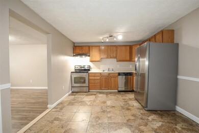 525 Calef Rd unit 4, Manchester, NH 03103 - photo 5