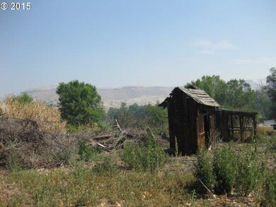 117 W Franklin Ave, Dayville, OR 97825 - photo 4