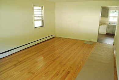 31 Woodland St, Holyoke, MA 01040 - photo 4