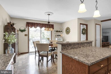 816 Beyer Ave, Reading, PA 19605 - photo 5