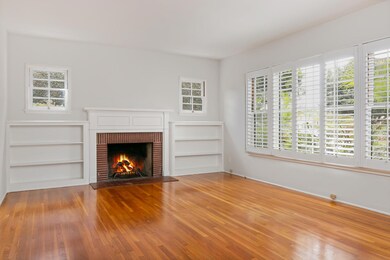 254 Eugenia Dr-006-018-Living Room-MLS_S