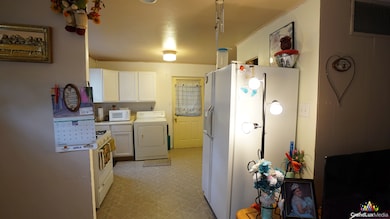 158 Austin Ave, Carpentersville, IL 60110 - photo 5