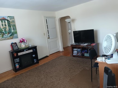 102 Spruce St unit 2A, Yonkers, NY 10701 - photo 5